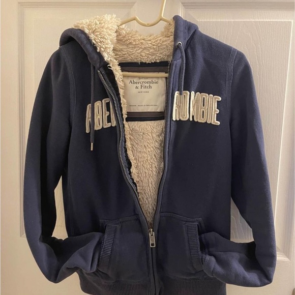 Abercrombie - Picture 2 of 2